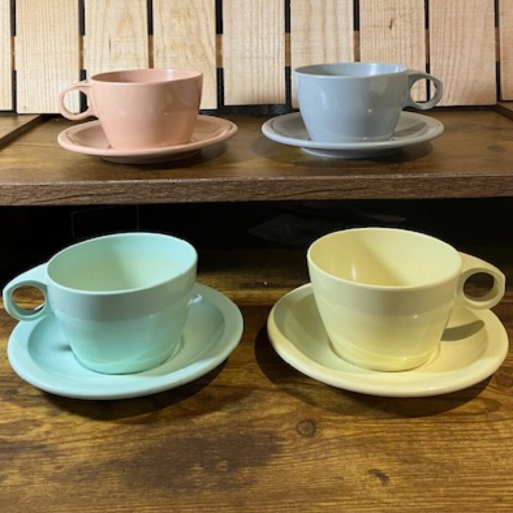 Vintage Texas Ware Melamine Coffee Cups & Saucers‎ Set of Four